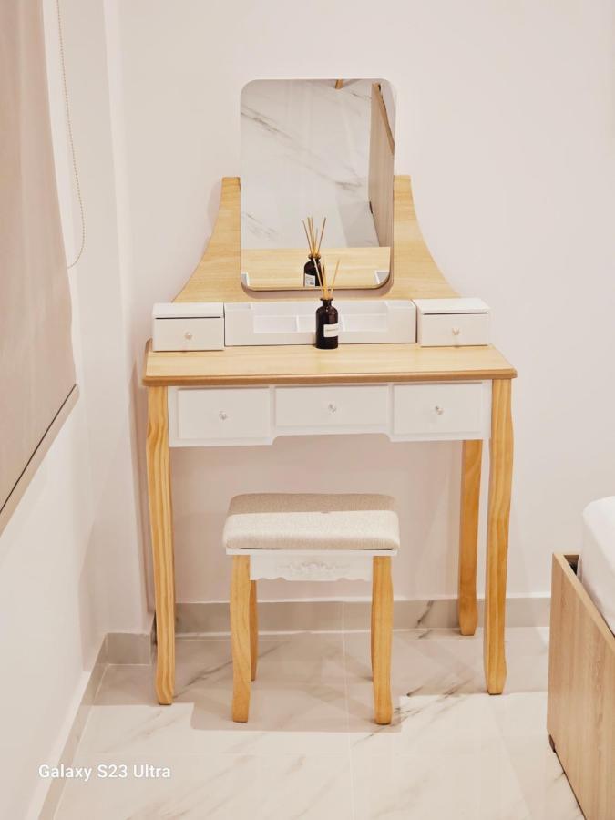 Anassa 3 Center