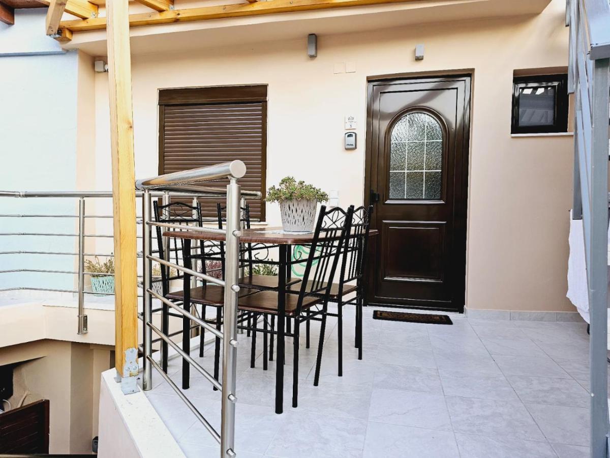Anassa 3 Center